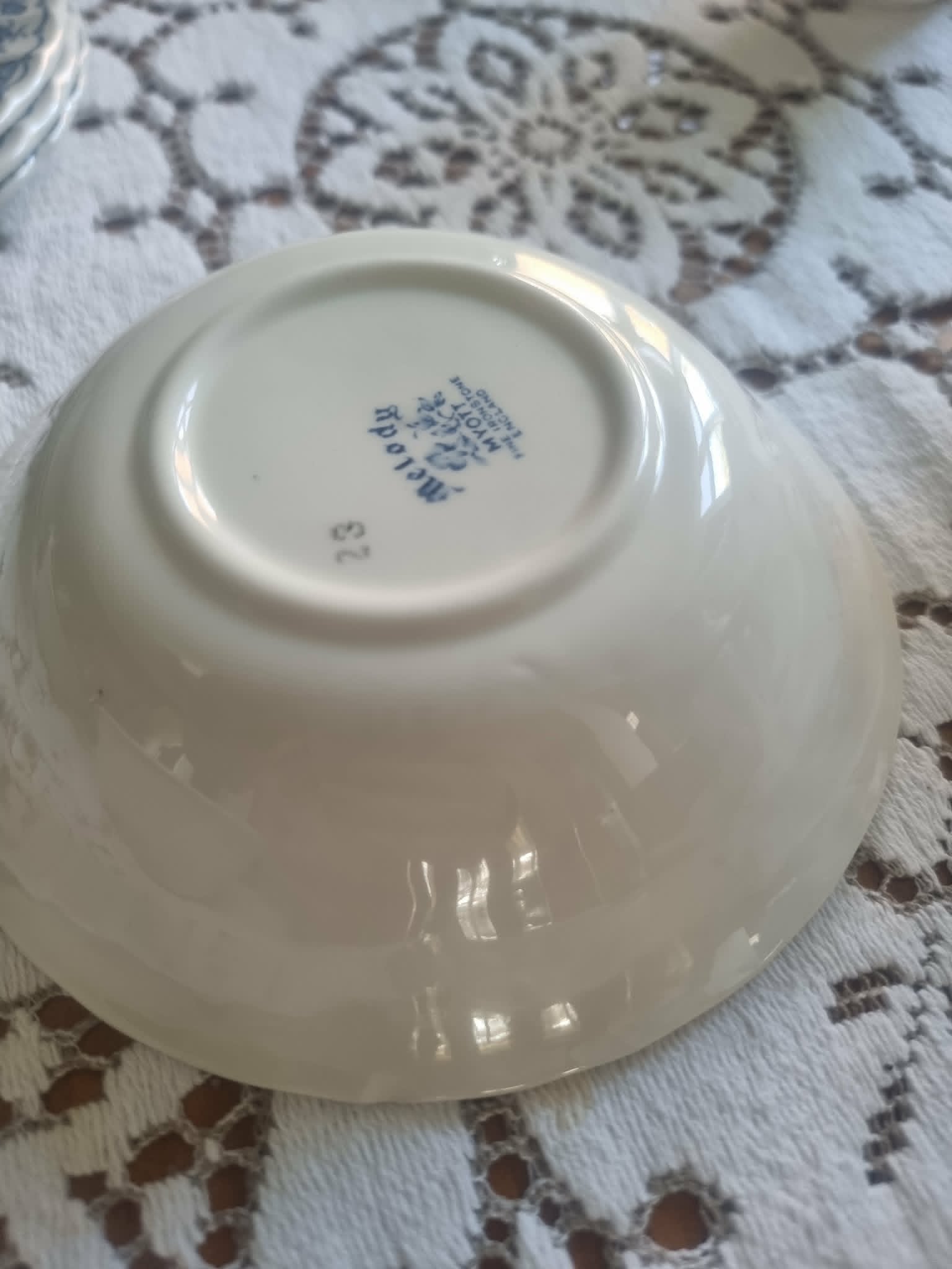 Myott Melody Fine Ironstone Bowls x 4 (1 x bowl has a chip)
