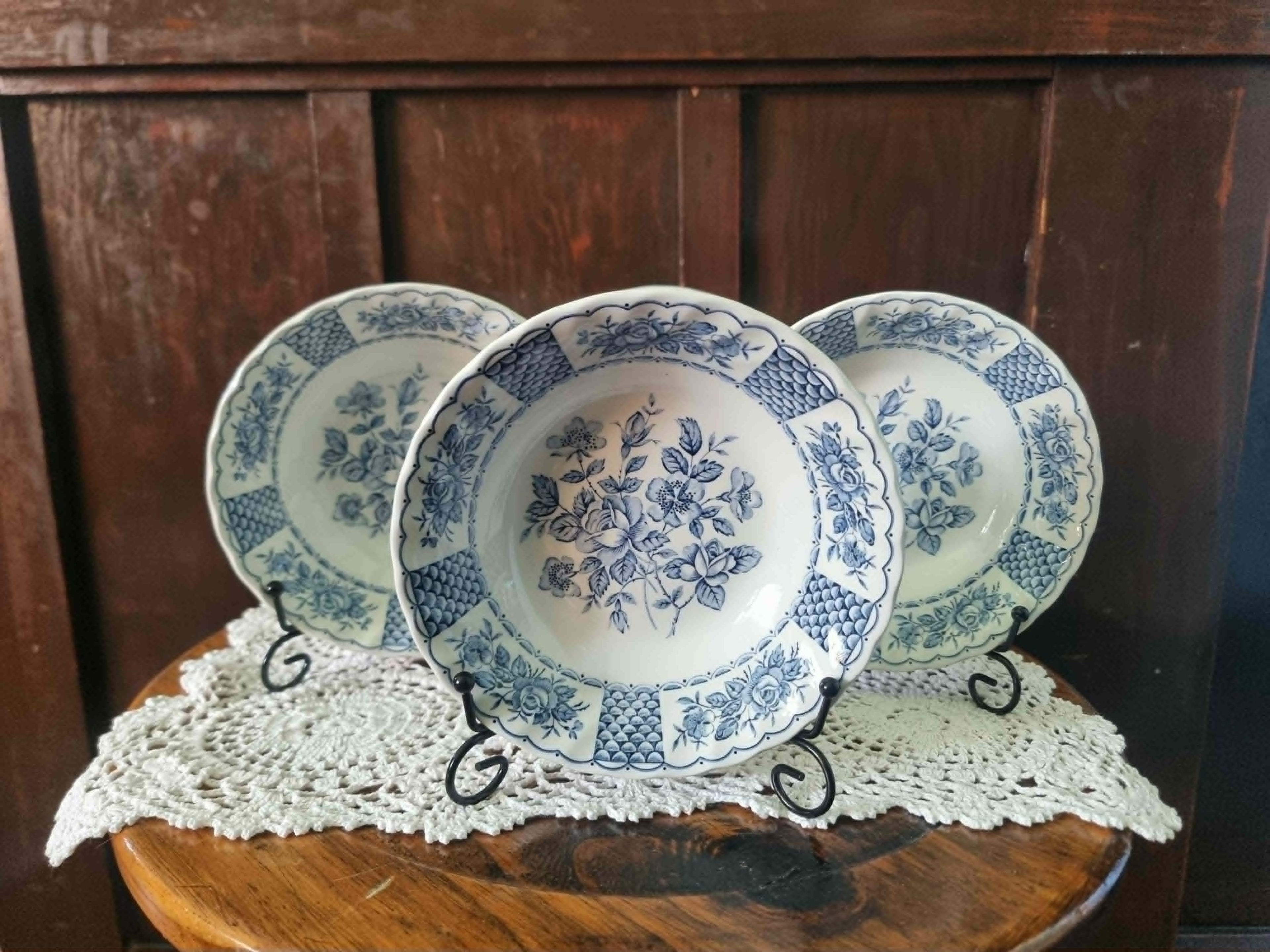 Myott Melody Fine Ironstone Bowls x 4 (1 x bowl has a chip)